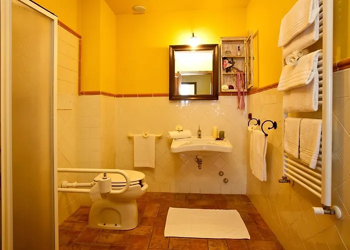 Borgo Vigna Vecchia ファームステイ チェッレート・グイーディ